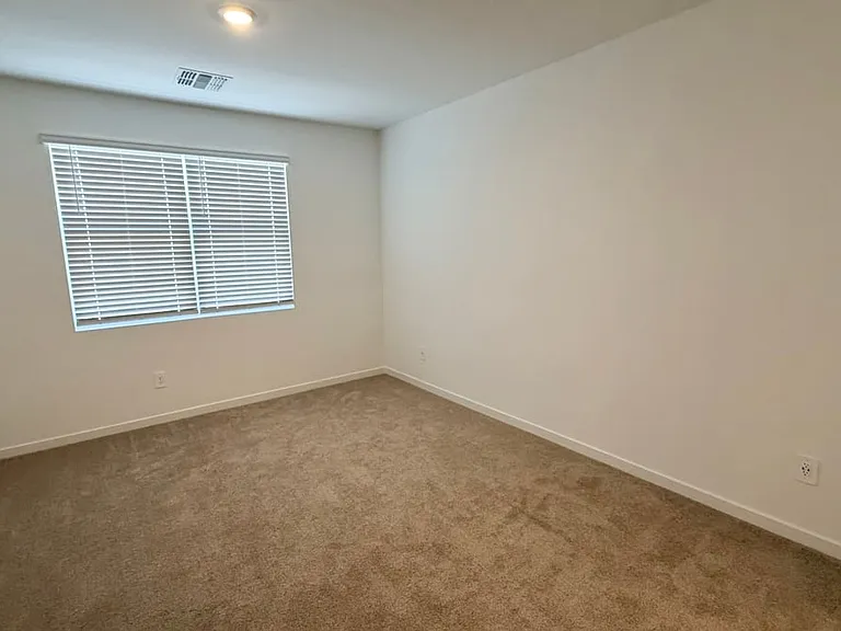 37043 W Vera Cruz Dr — Photo 15