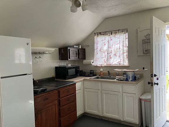 3rd image of 528 N Alexander St
