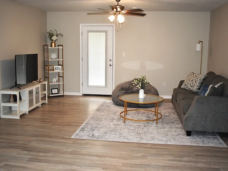204 Fairchild Dr #B — Photo 5