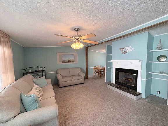 5th image of 1567 Park Ln.