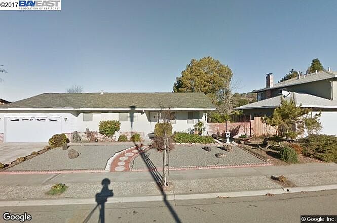2nd image of 3844 Oakes Dr