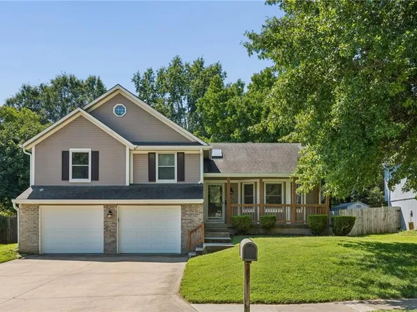 412 SE Hamilton Ct, Blue Springs, MO 64014
