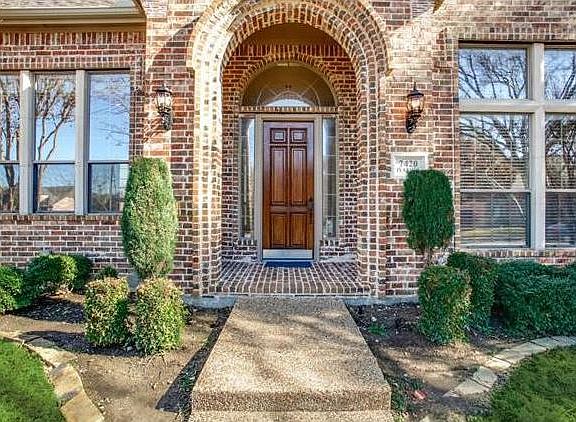 2nd image of 7420 Ivanhoe Dr