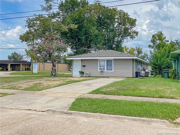 2nd image of 3023 Aster St