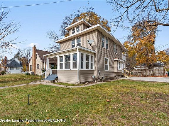 3rd image of 1402 W Saint Joseph St