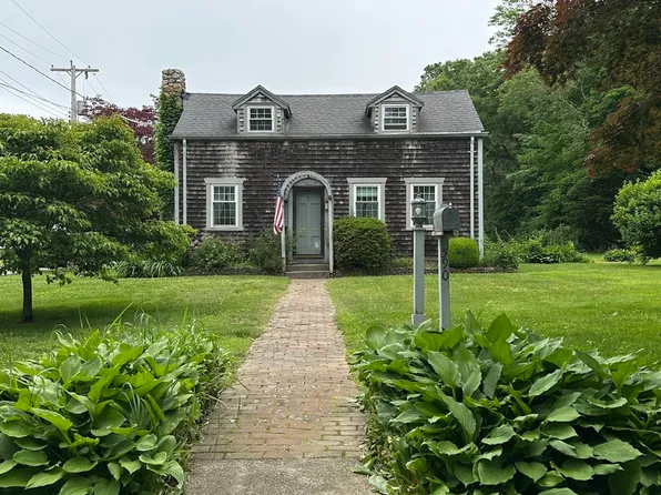 590 Slocum Rd, Dartmouth, MA 02747