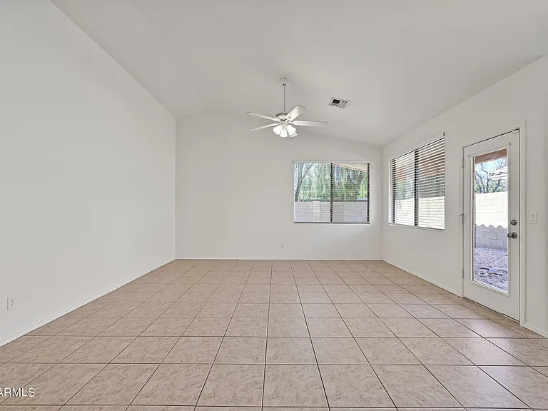 7160 E Lindner Ave — Photo 7