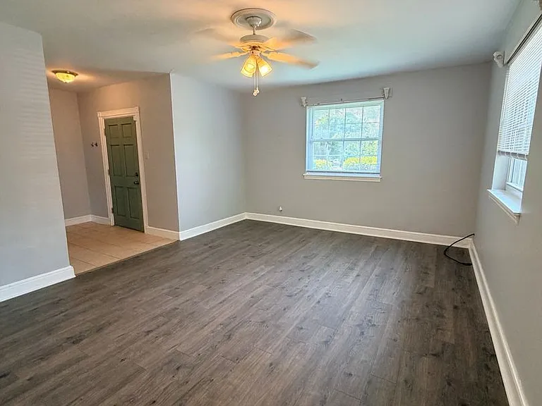 302 Bowles Ave — Photo 6
