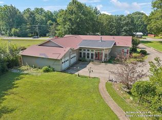 1108 Lone Oak Rd, Paris, TN 38242