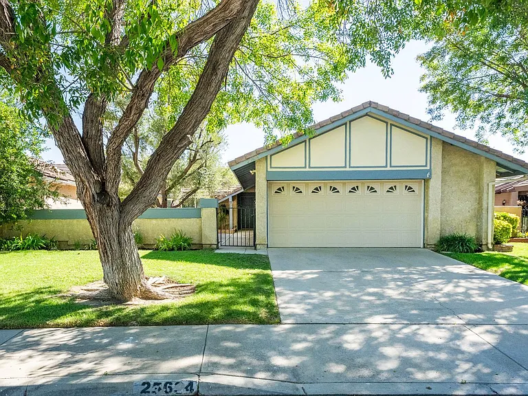 25634 Salceda Rd — Photo 1