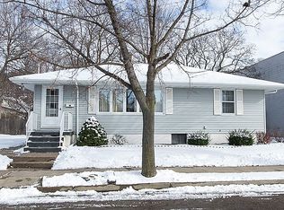 2826 Elm St, Dubuque, IA 52001