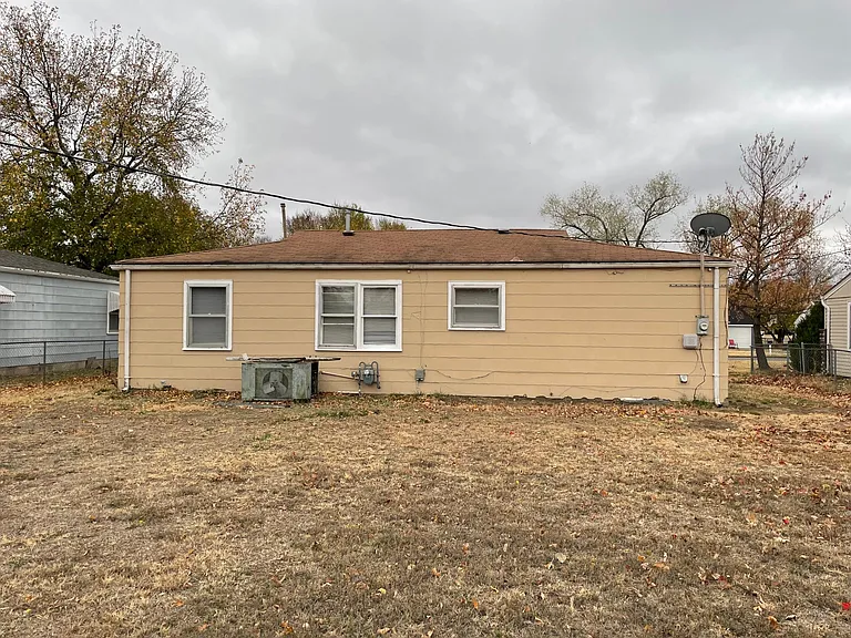 1508 W 3rd St — Photo 12