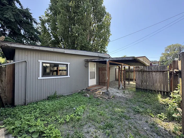 820 S Donovan St — Photo 16