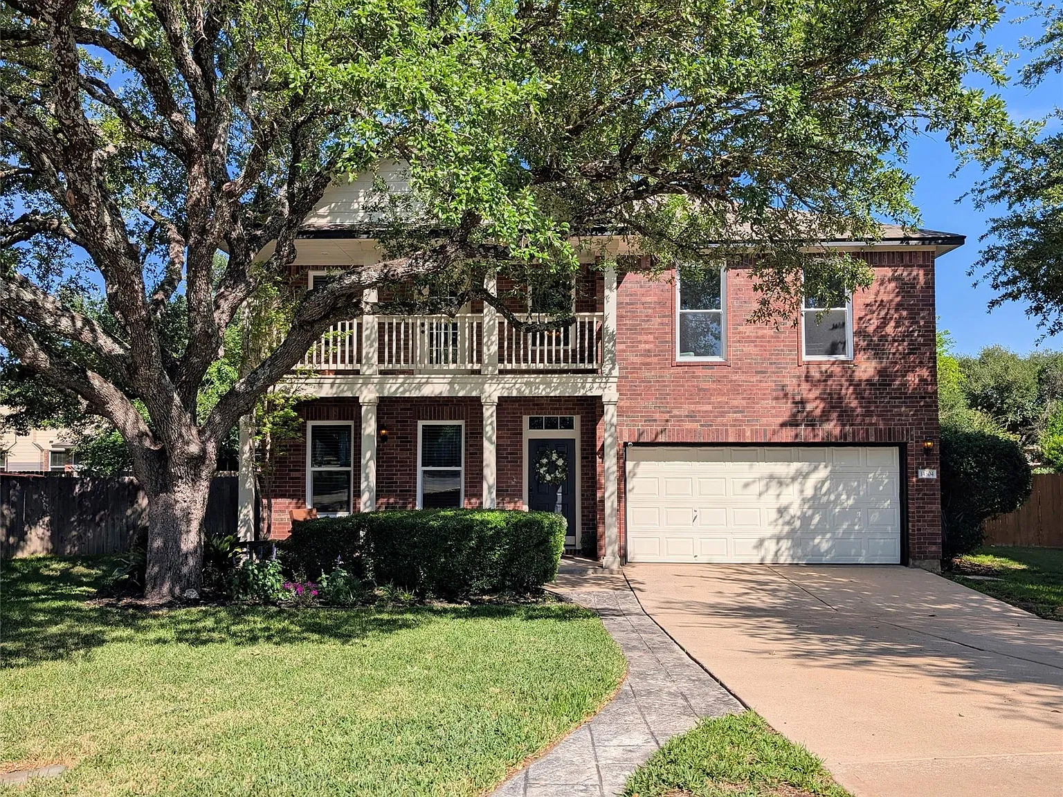 4 bed, 2.5 bath, 2773 sqft, $3,000 — Photo 1