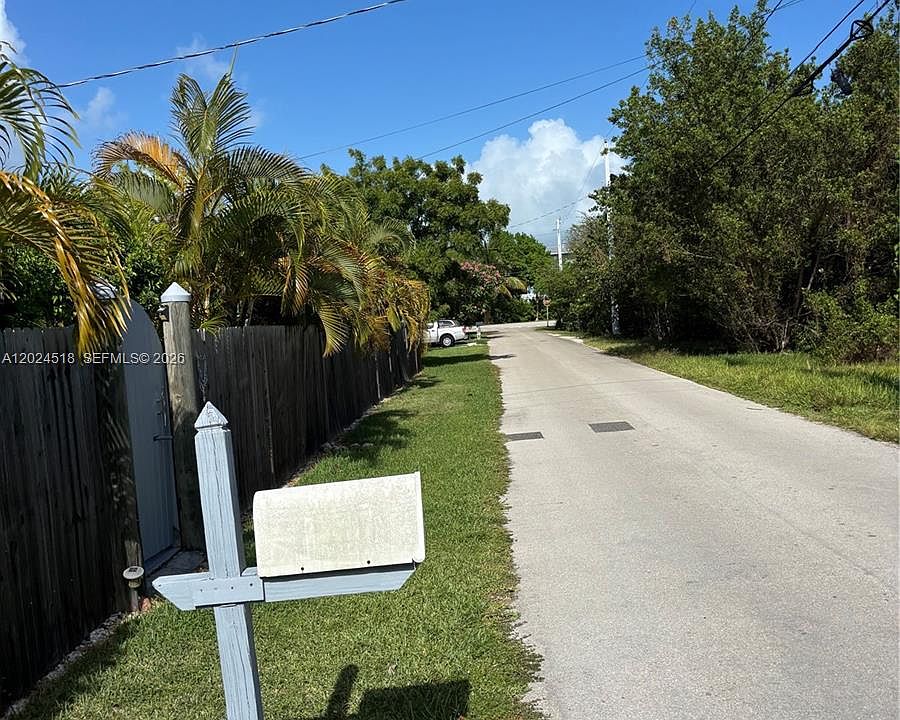 2nd image of 0 Palm Ln