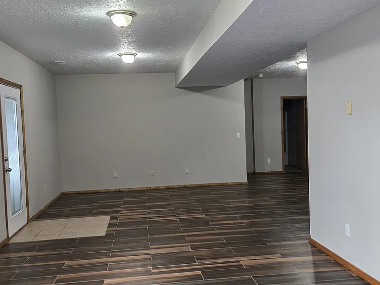 2042 E Charles St — Photo 14