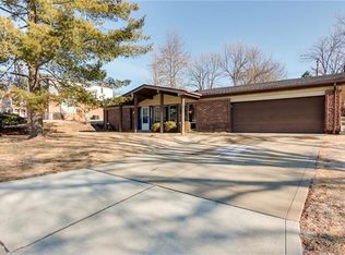 4825 Bankfield Ct, Saint Louis, MO 63128