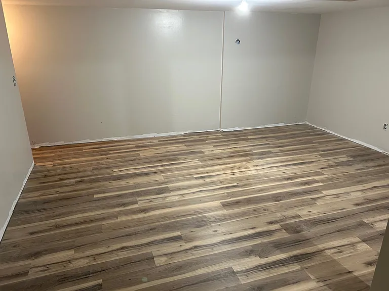 408 Salem Ave — Photo 4