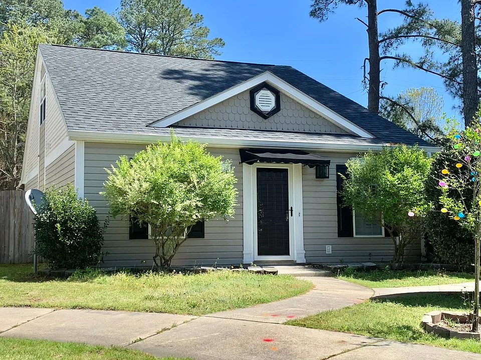 1003 Tomlinson Blvd