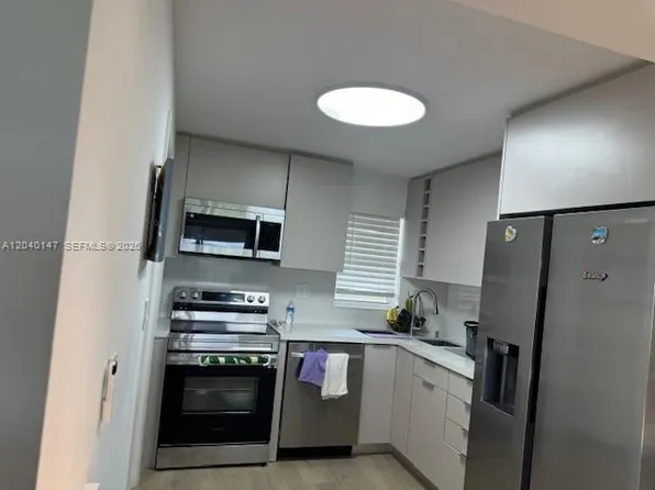 8900 Washington Blvd APT 304A, Pembroke Pines, FL 33025