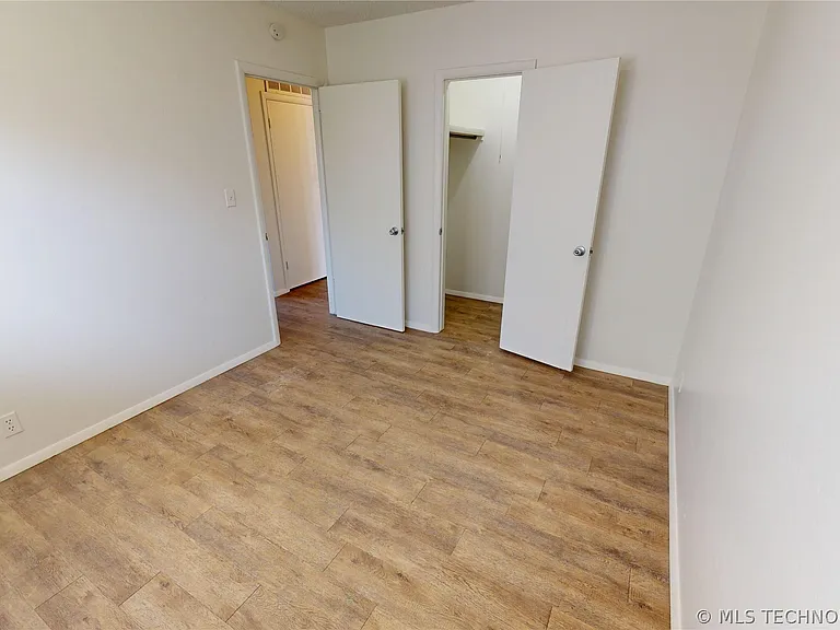 6345 S Madison Pl — Photo 11