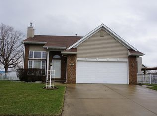 3213 Clayton Rd, Champaign, IL 61822