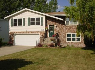 1513 19th St NW, East Grand Forks, MN 56721