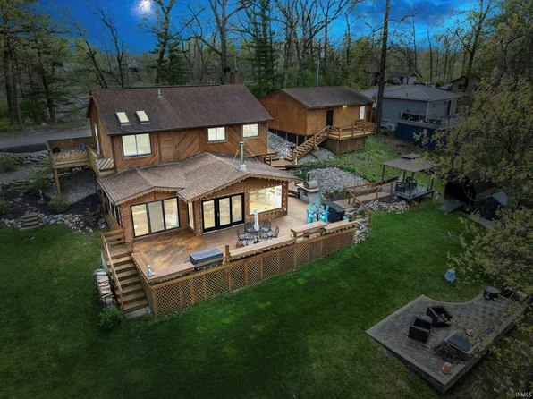 15860 Cook Lake Trl, Plymouth, IN 46563