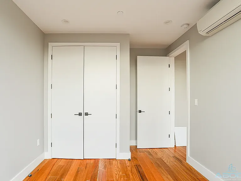 682 Hancock St #4A — Photo 9