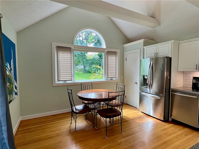 27 Hoyt Pl — Photo 14