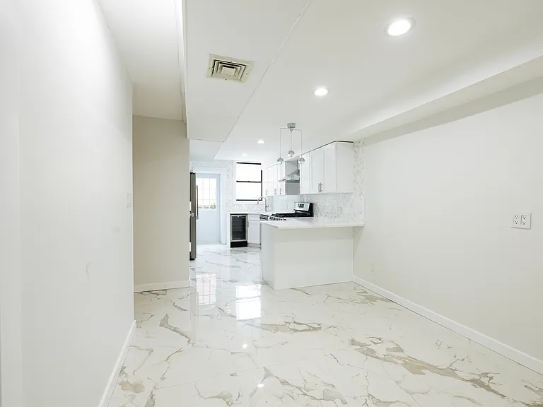 69 Adelphi St #G — Photo 4