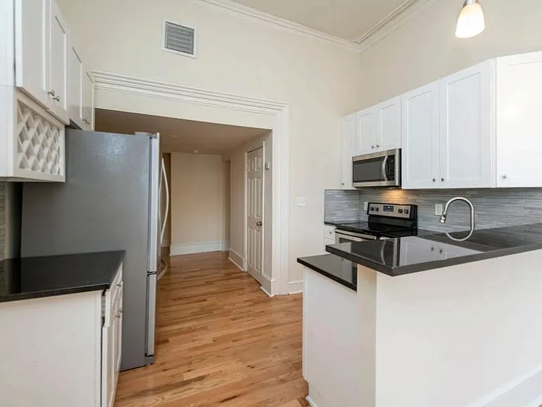 32 E Preston St #A — Photo 10