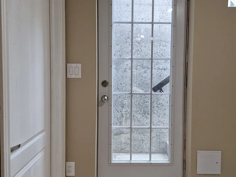 1292 Godwick Dr #LOWER — Photo 6