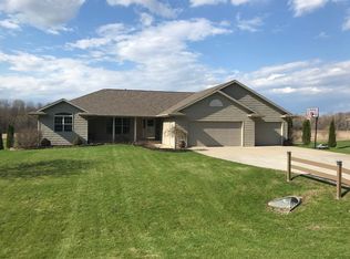 3319 Mill Rd, Greenleaf, WI 54126