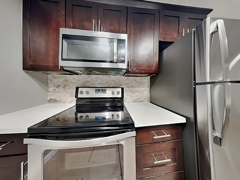 1105 S Woodlawn St #2 — Photo 8