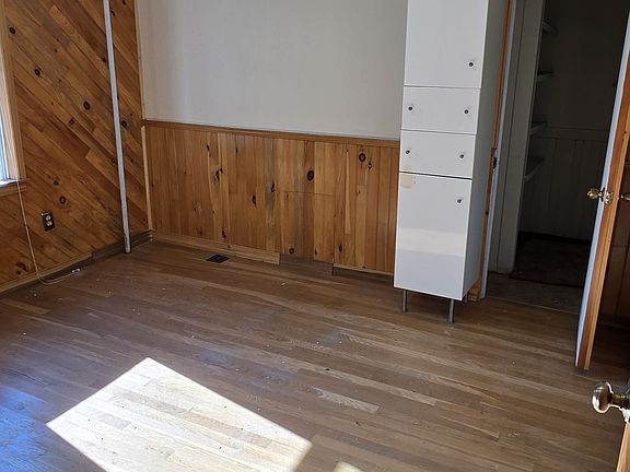 2nd image of 282 Rutter Ave