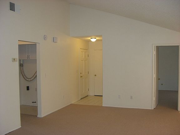 3rd image of 22487 De Soto St