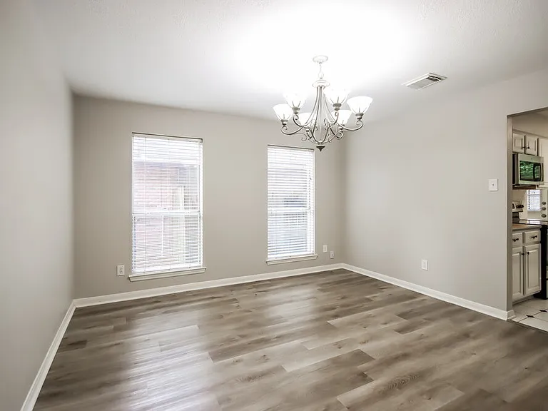 20914 Lake Park Trl — Photo 5