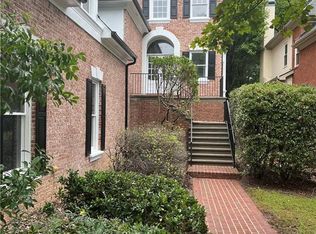 320 Nell Ct, Sandy Springs, GA 30342