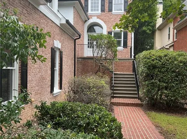 320 Nell Ct, Sandy Springs, GA 30342
