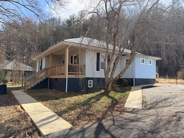 130 3rd St, Marion, NC 28752