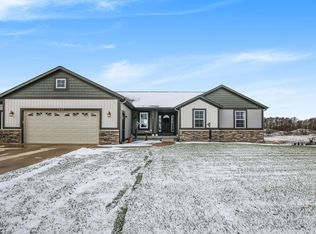 1645 Roaming Ct NE, Grand Rapids, MI 49525