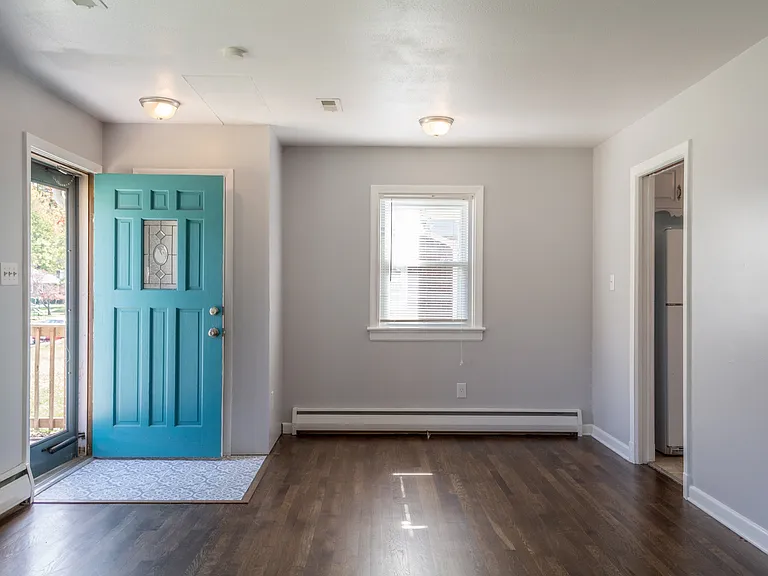 409 Seabury Ave — Photo 3