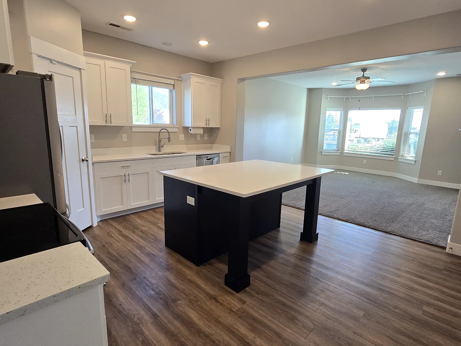 3 bed, 2.5 bath, 1500 sqft, $1,950 — Photo 4