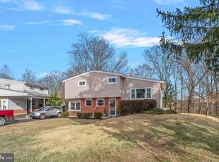 915 Flora Ln, Upper Chichester, PA 19061
