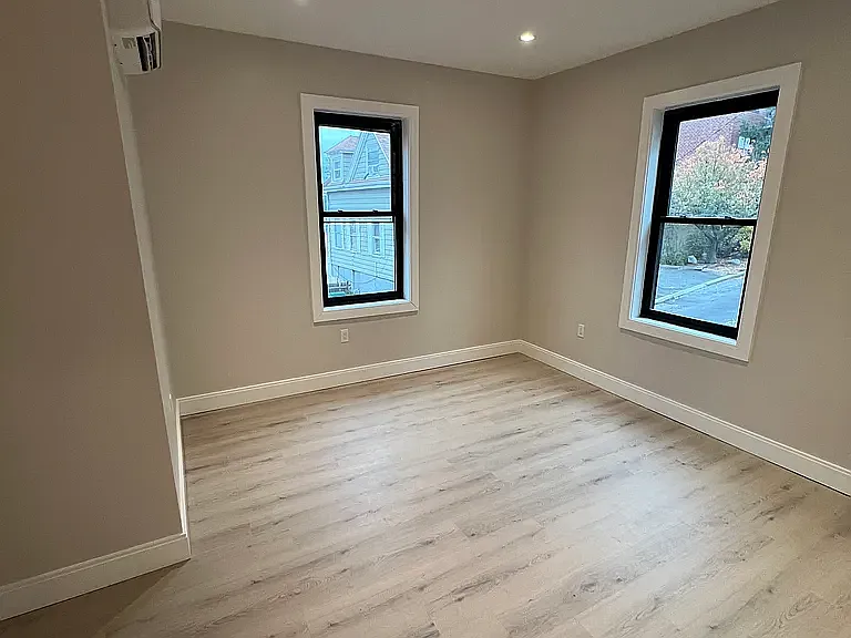 56 Sachem St #5 — Photo 1
