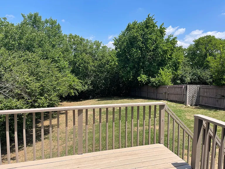 428 Newton Ct — Photo 6