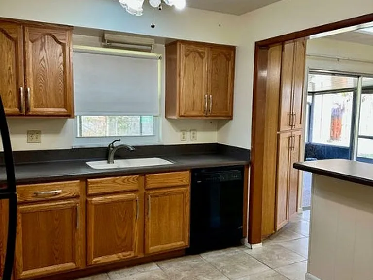 680 Birchwood Ln — Photo 8