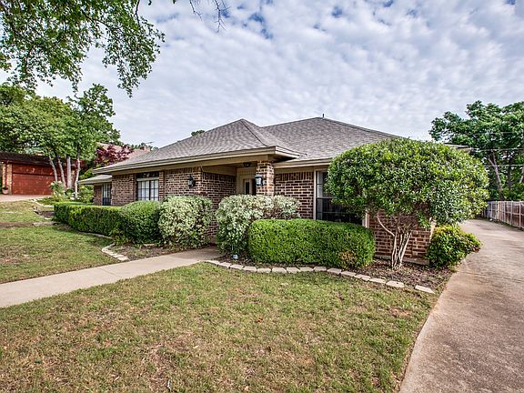 2nd image of 5005 Dawnwood Ct