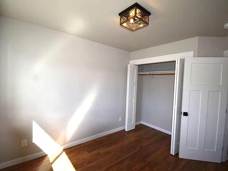 556-558 Harrison St. — Photo 15